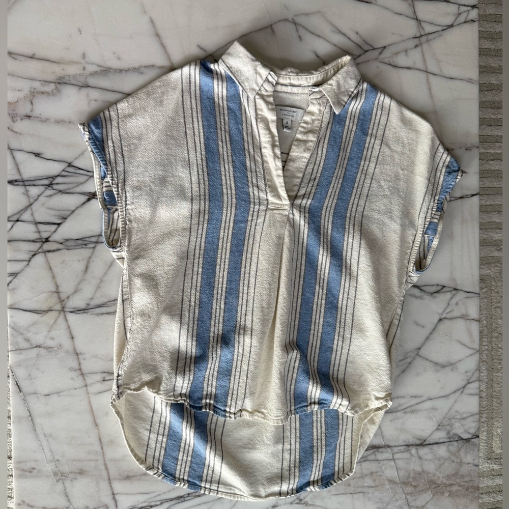 Banana republic Striped Blue and White Short Sleeve Shirt